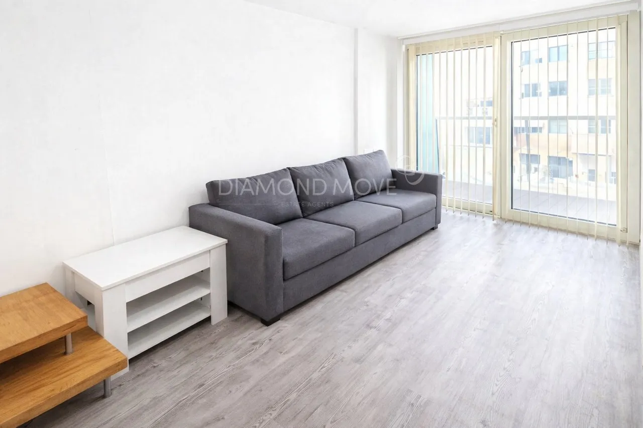 2 bed flat for sale, Prince Regent Road, Hounslow, TW3