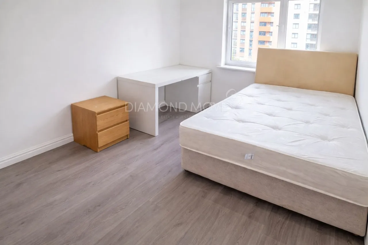 Prince Regent Road, Hounslow, TW3, photo 6