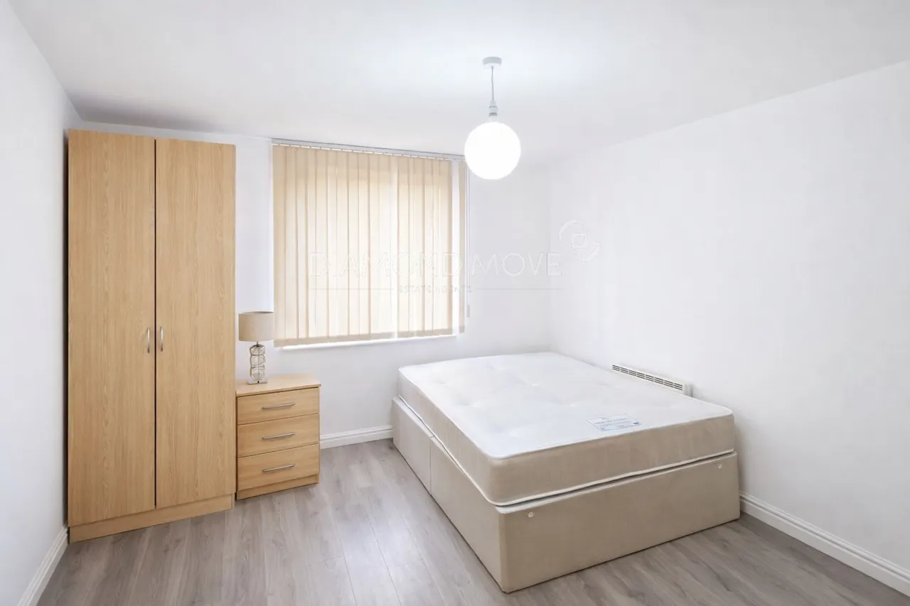 Prince Regent Road, Hounslow, TW3, photo 4