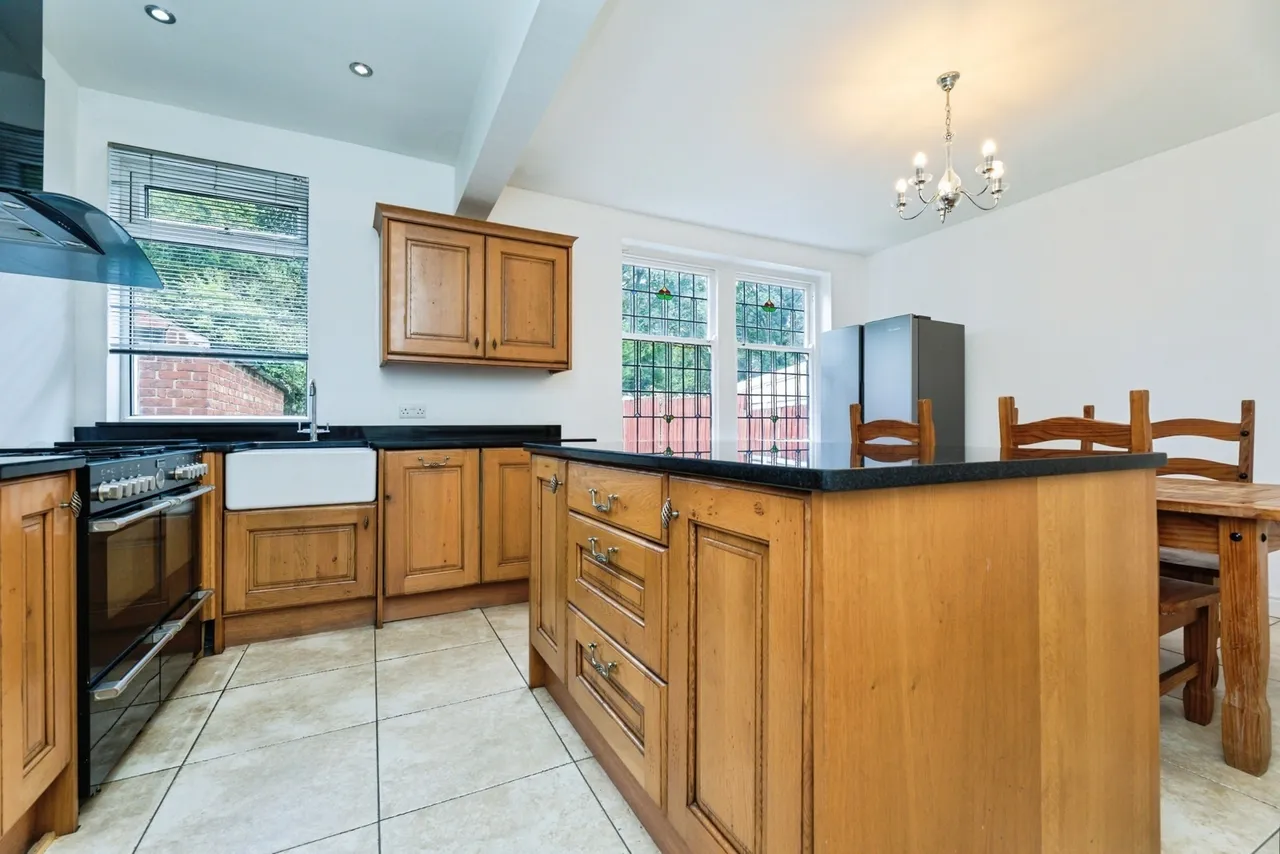 Longley Lane, SHEFFIELD, South Yorkshire, S5, photo 7