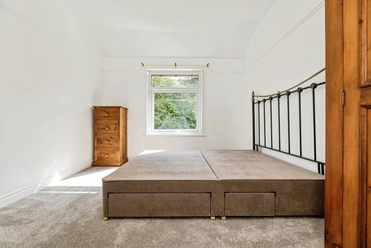 Longley Lane, SHEFFIELD, South Yorkshire, S5, photo 12