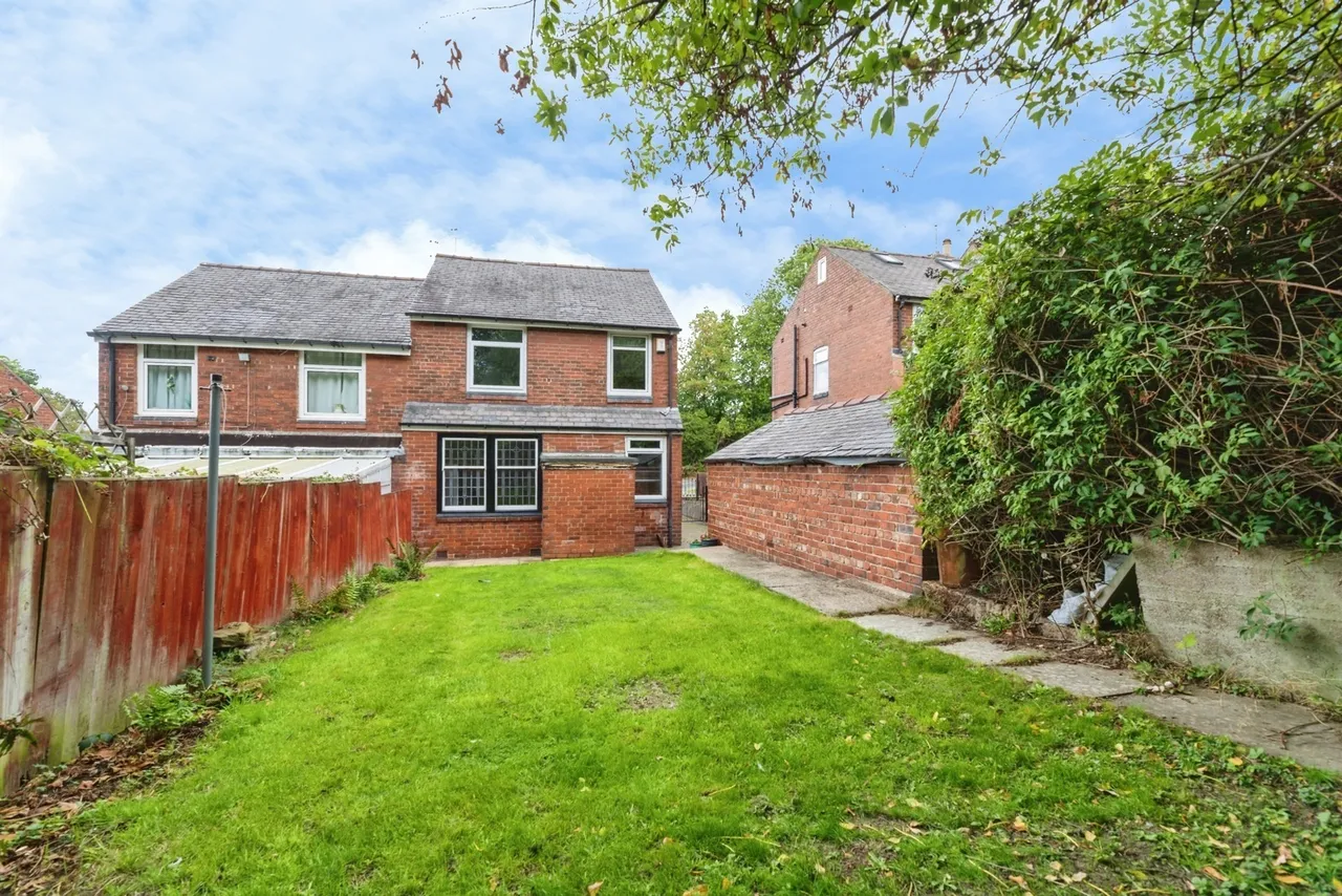 Longley Lane, SHEFFIELD, South Yorkshire, S5, photo 4