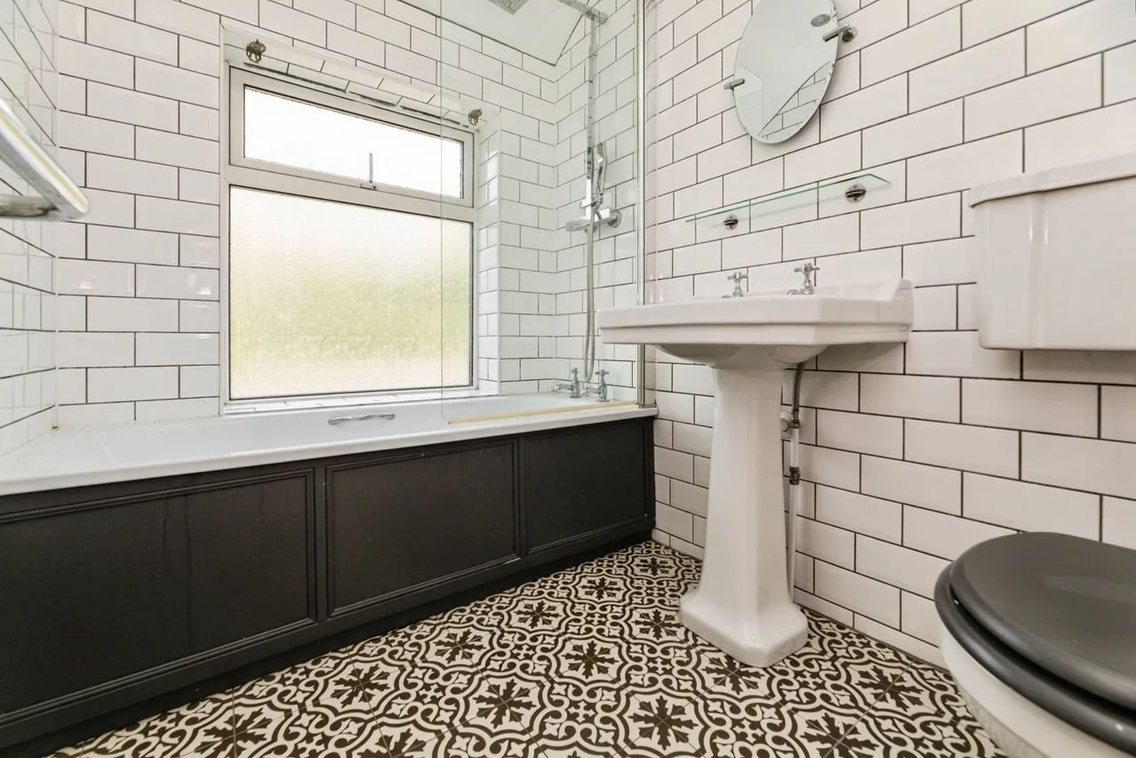 Longley Lane, SHEFFIELD, South Yorkshire, S5, photo 10