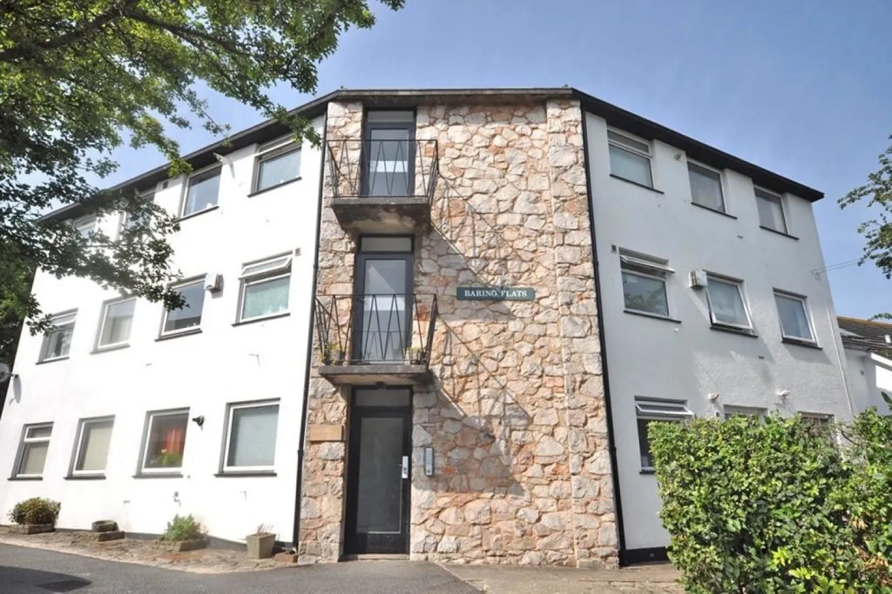 1 bed flat for sale — 4 Baring Flats