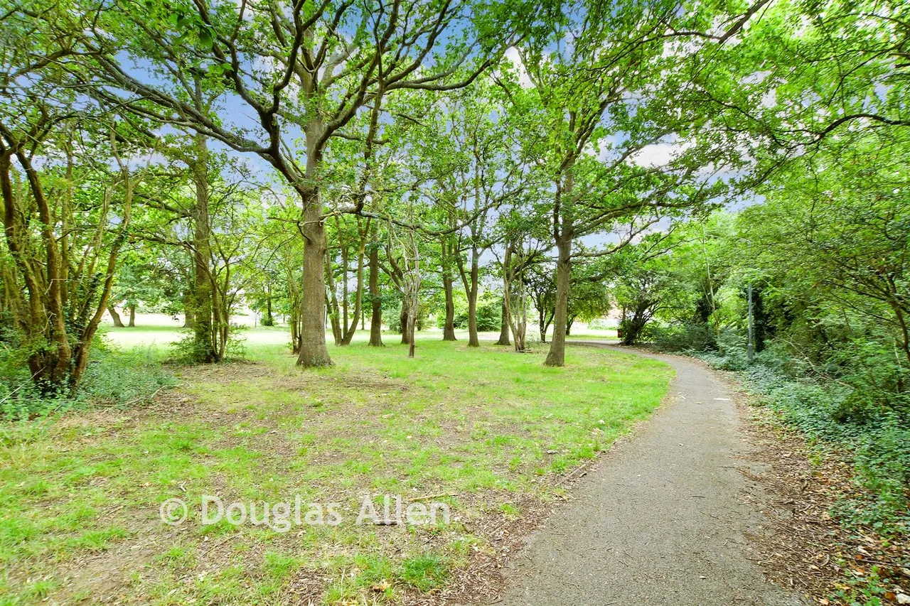 Northampton Grove, Langdon Hills, SS16, photo 10