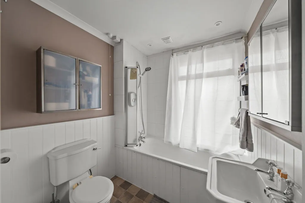 Gander Green Lane, Sutton SM1 2EJ, photo 14