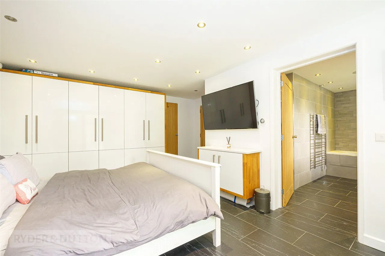Binns Lane, Holmfirth, HD9, photo 14