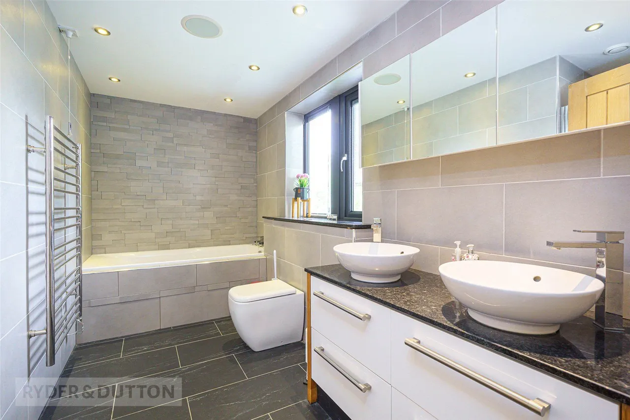 Binns Lane, Holmfirth, HD9, photo 15