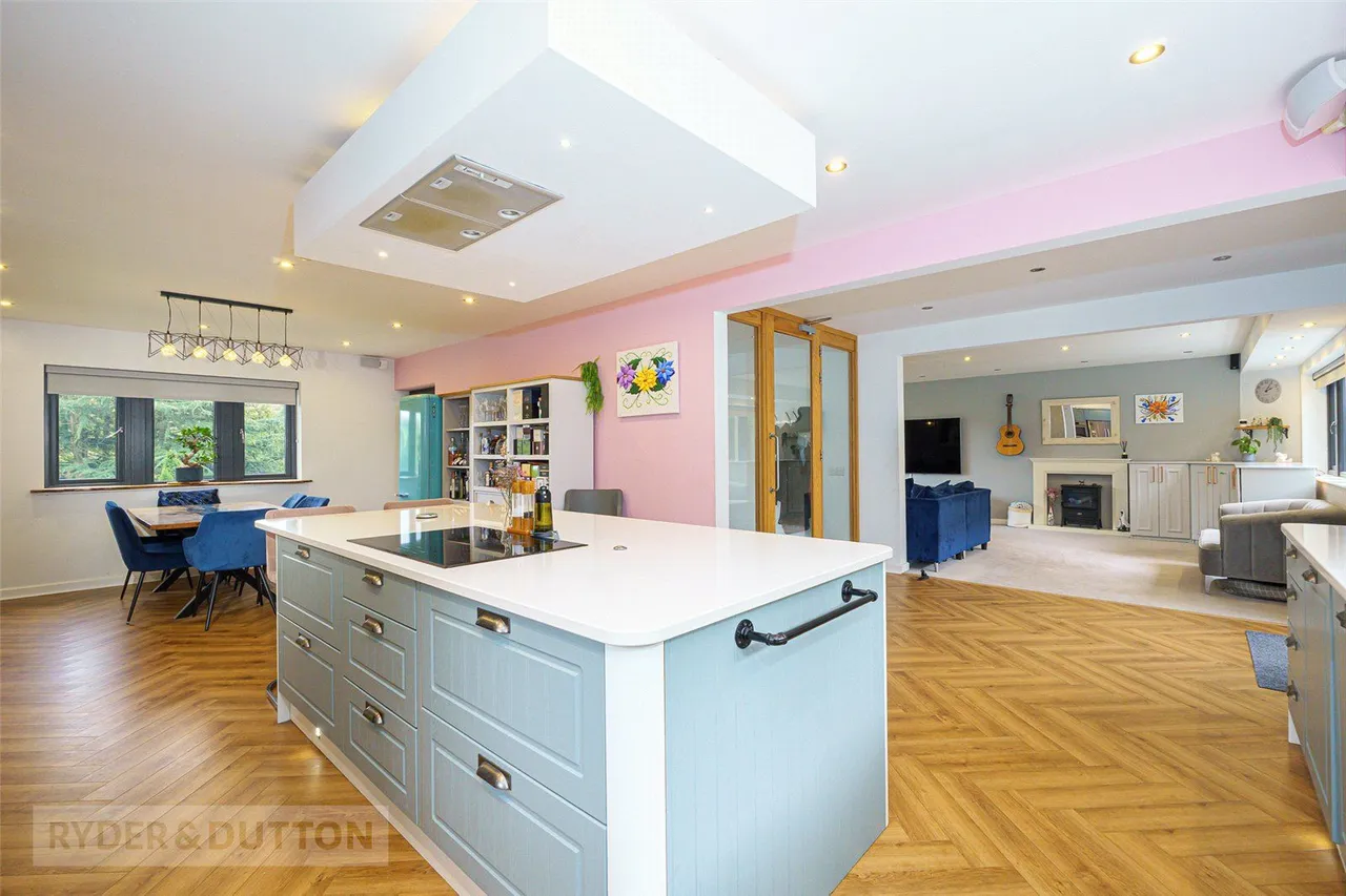 Binns Lane, Holmfirth, HD9, photo 3