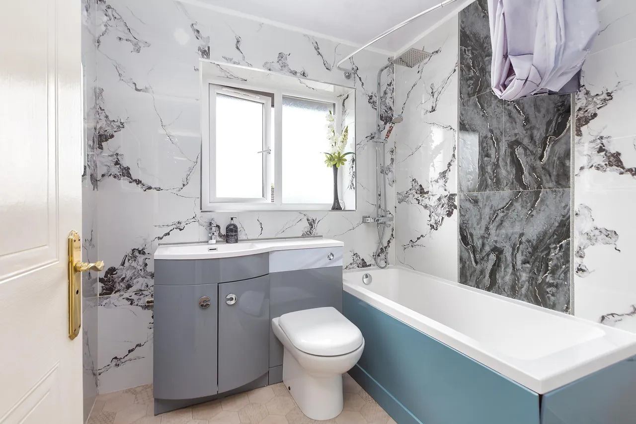 Rushbury Drive, Oldham, OL2, photo 6