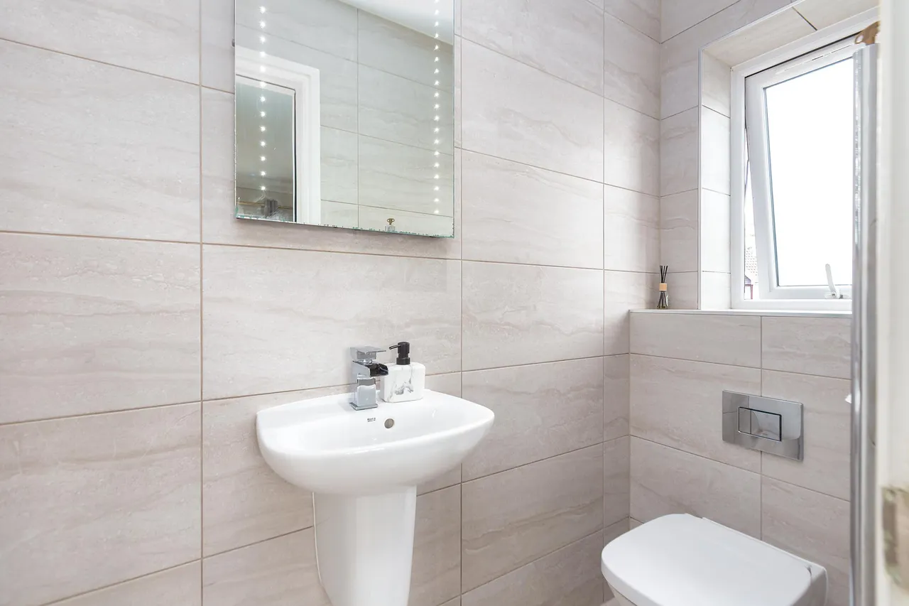 Rushbury Drive, Oldham, OL2, photo 13