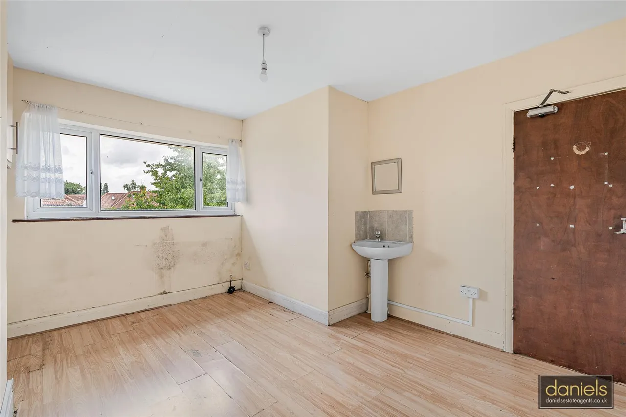 Medway Gardens, Wembley, HA0, photo 8