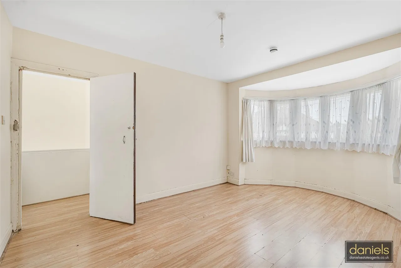 Medway Gardens, Wembley, HA0, photo 2