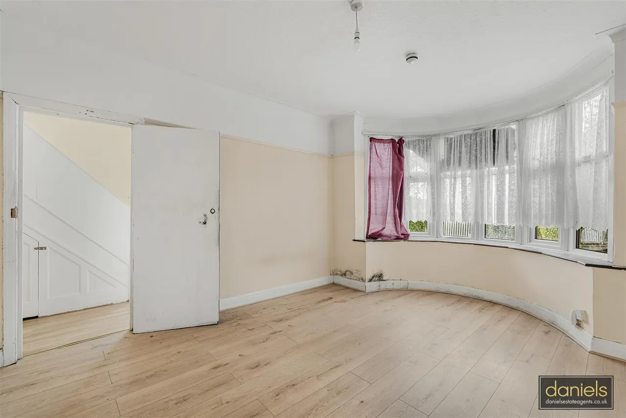 Medway Gardens, Wembley, HA0, photo 4