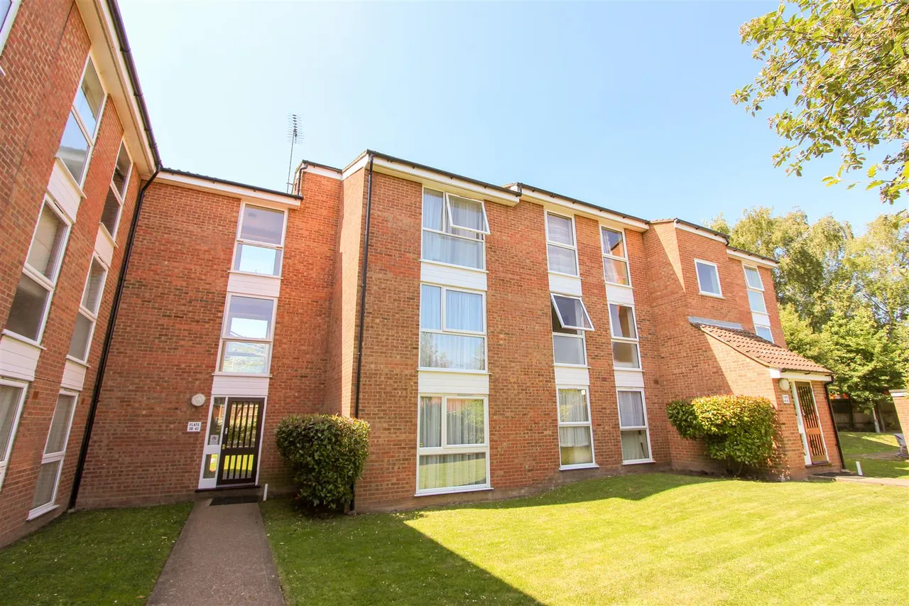 1 bed flat for sale — Cranston Close, Ickenham, UB10 8TH