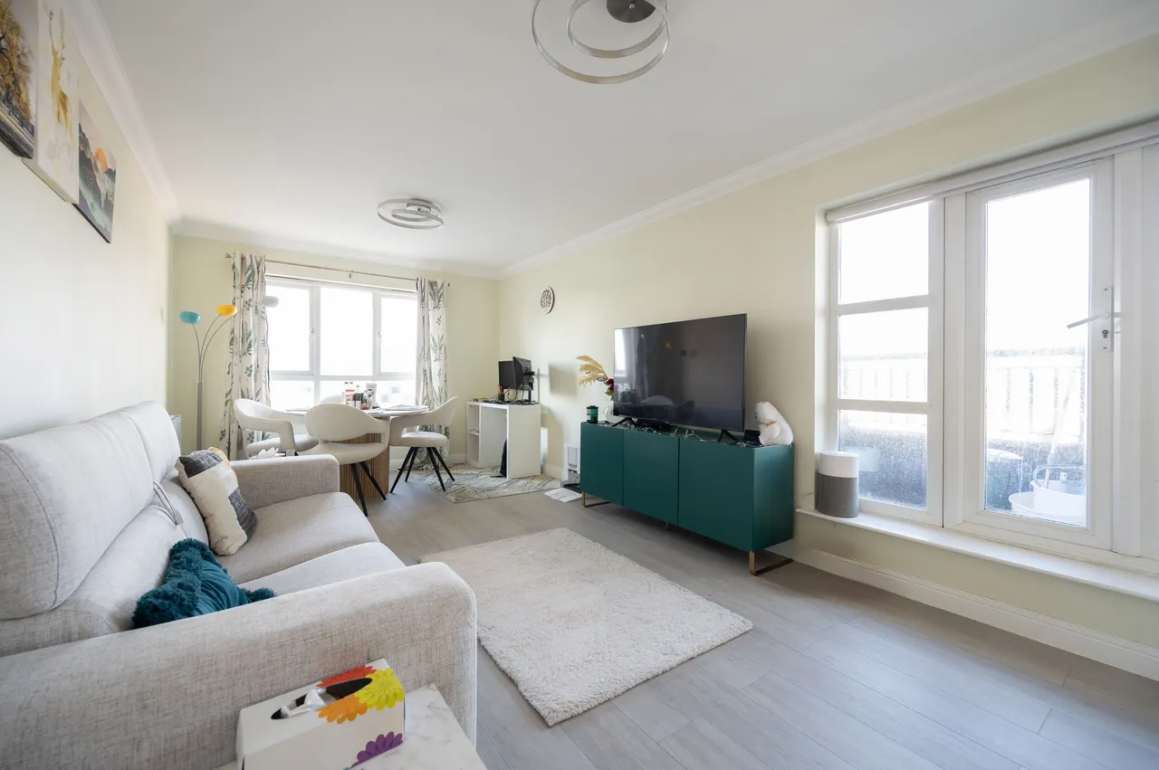 40 Omega Court, The Gateway, Watford, photo 2