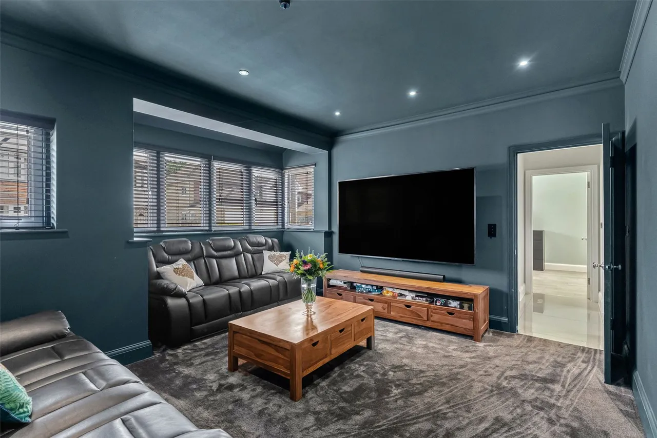 Moorhayes Drive, Laleham, TW18 1SL, photo 7