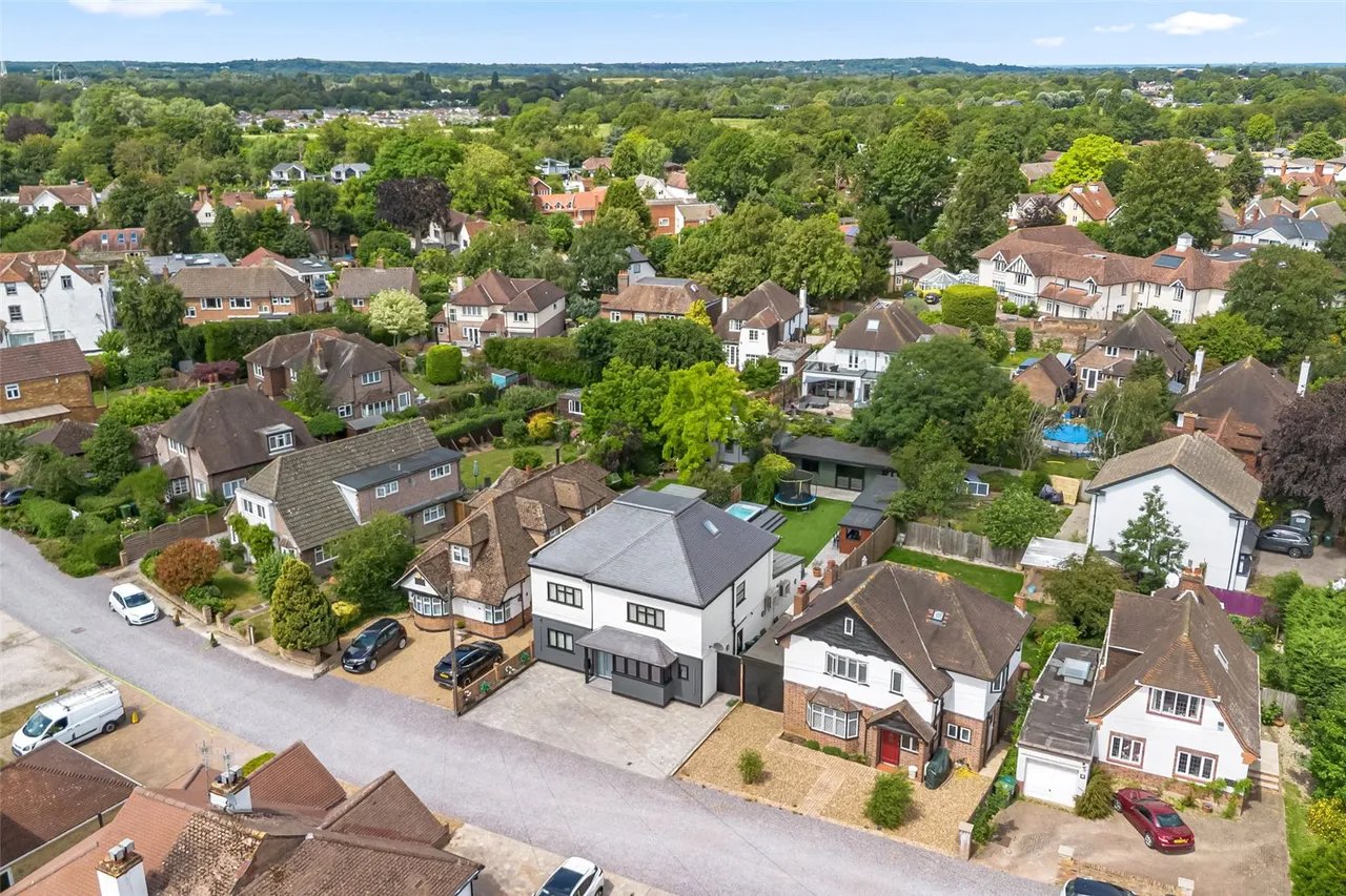 Moorhayes Drive, Laleham, TW18 1SL, photo 23