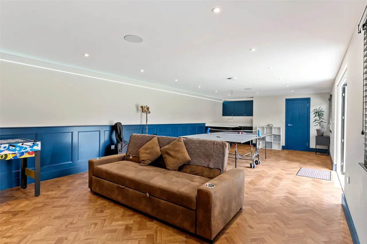 Moorhayes Drive, Laleham, TW18 1SL, photo 20