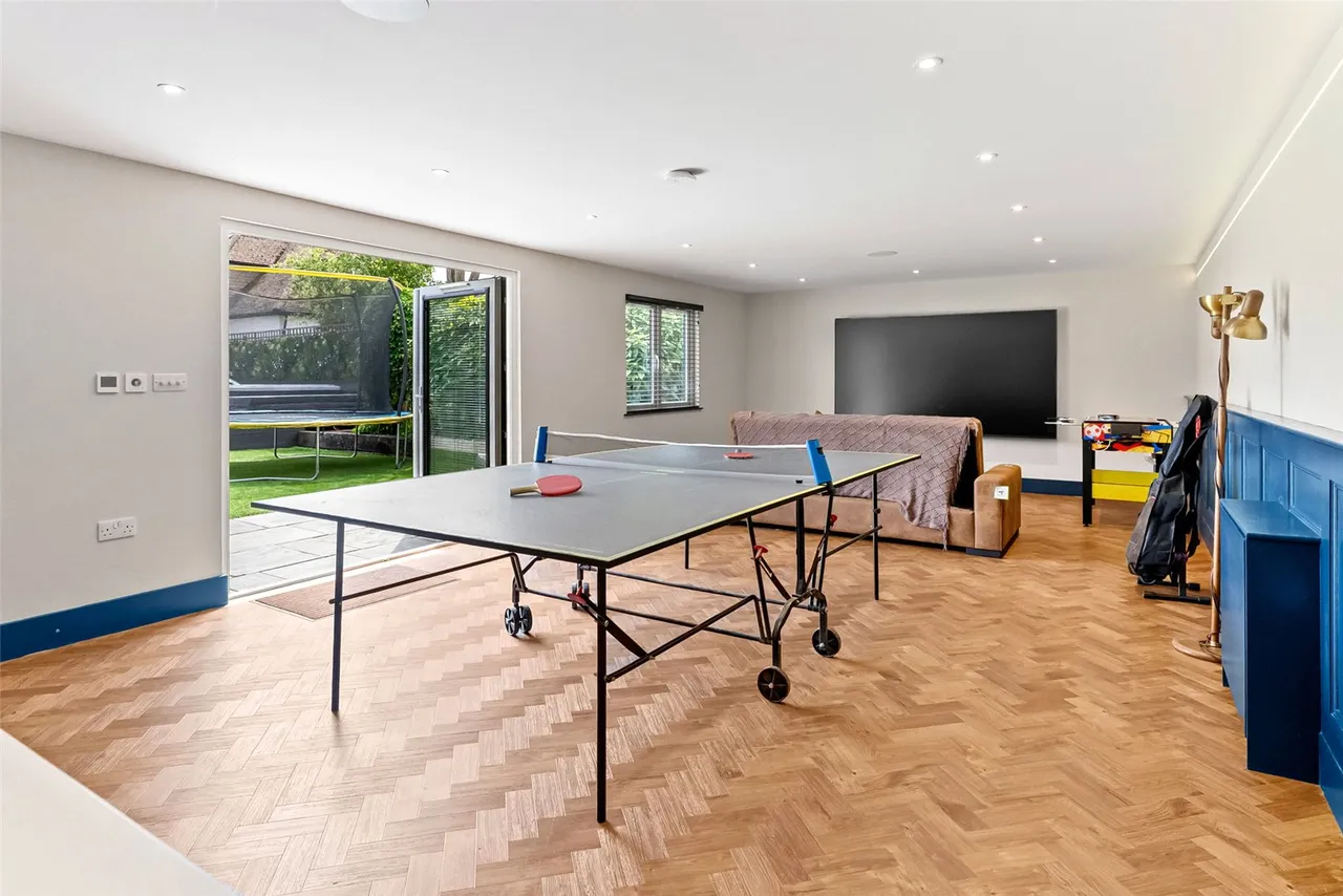 Moorhayes Drive, Laleham, TW18 1SL, photo 19