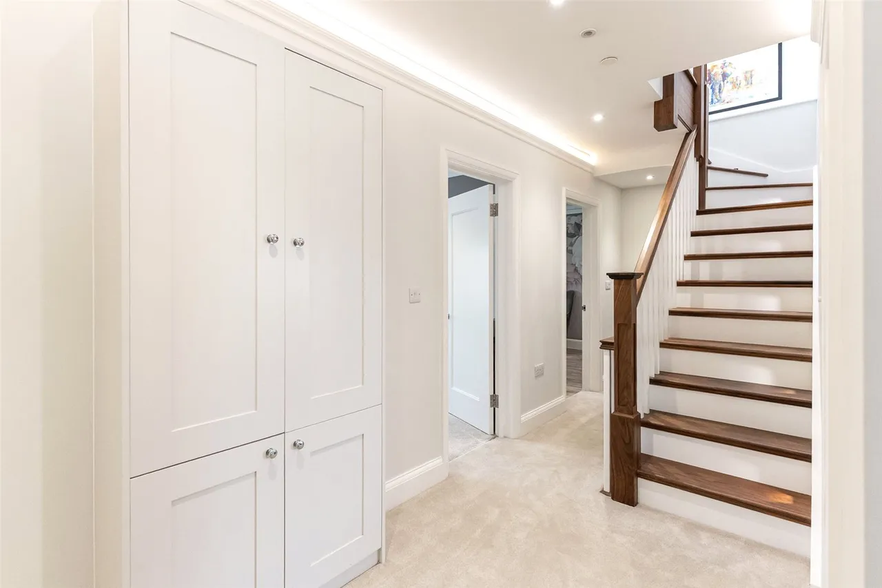Moorhayes Drive, Laleham, TW18 1SL, photo 13