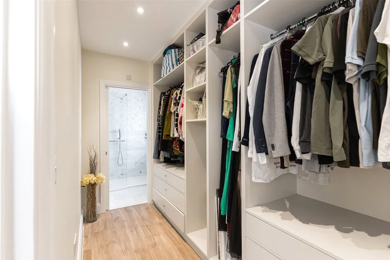 Moorhayes Drive, Laleham, TW18 1SL, photo 16