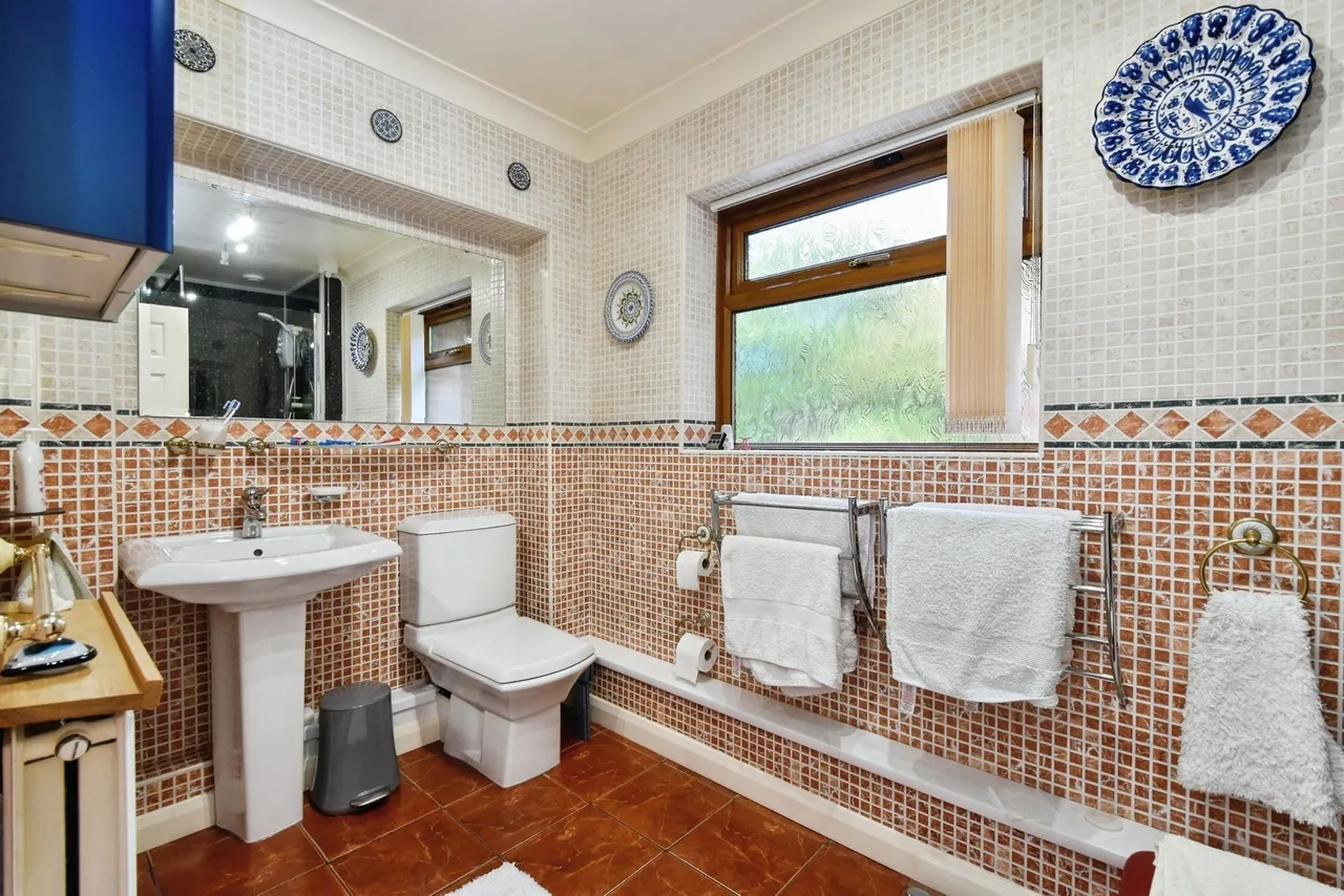 Waterloo Road, SA14, photo 18