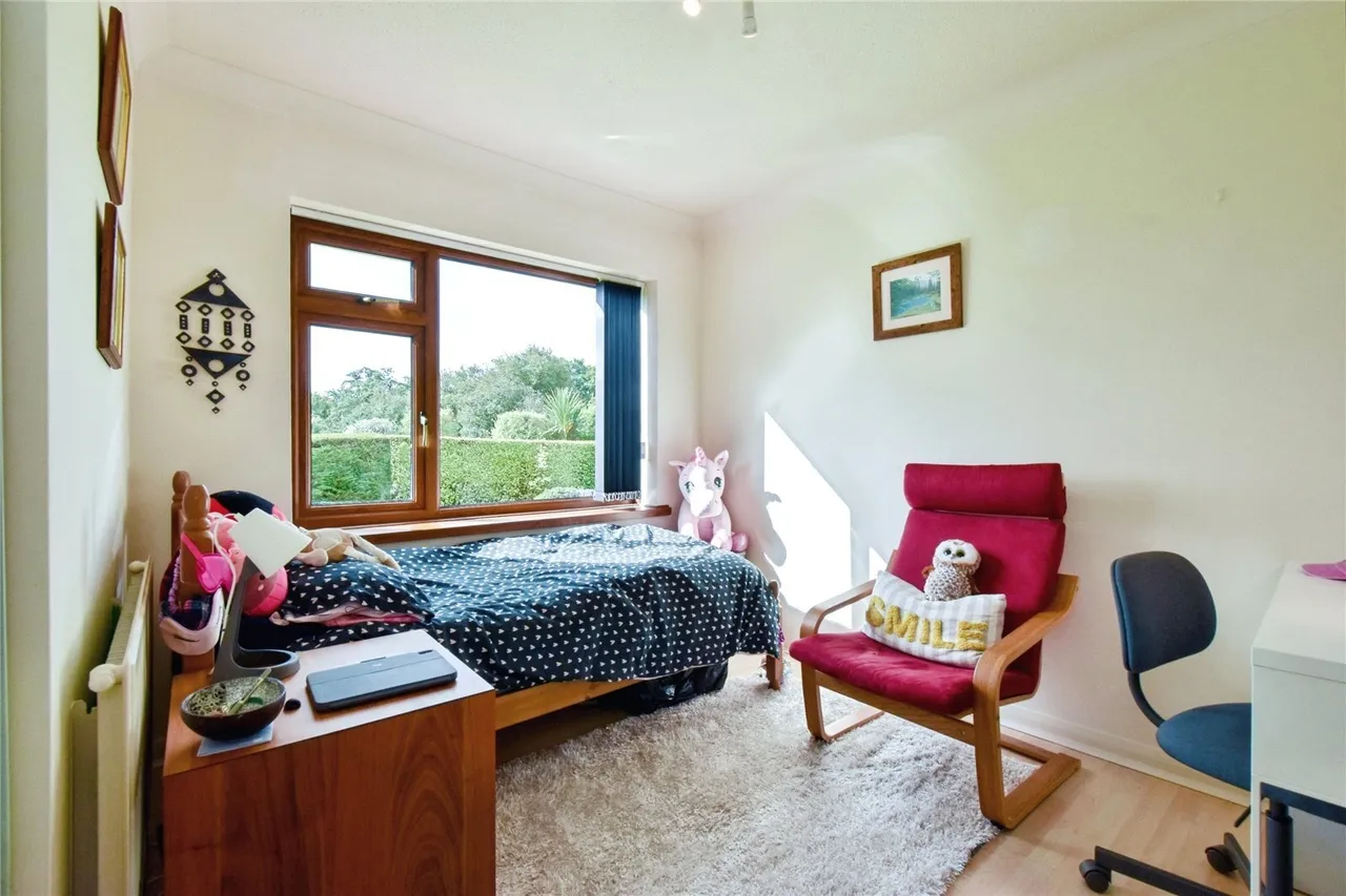 Waterloo Road, SA14, photo 15