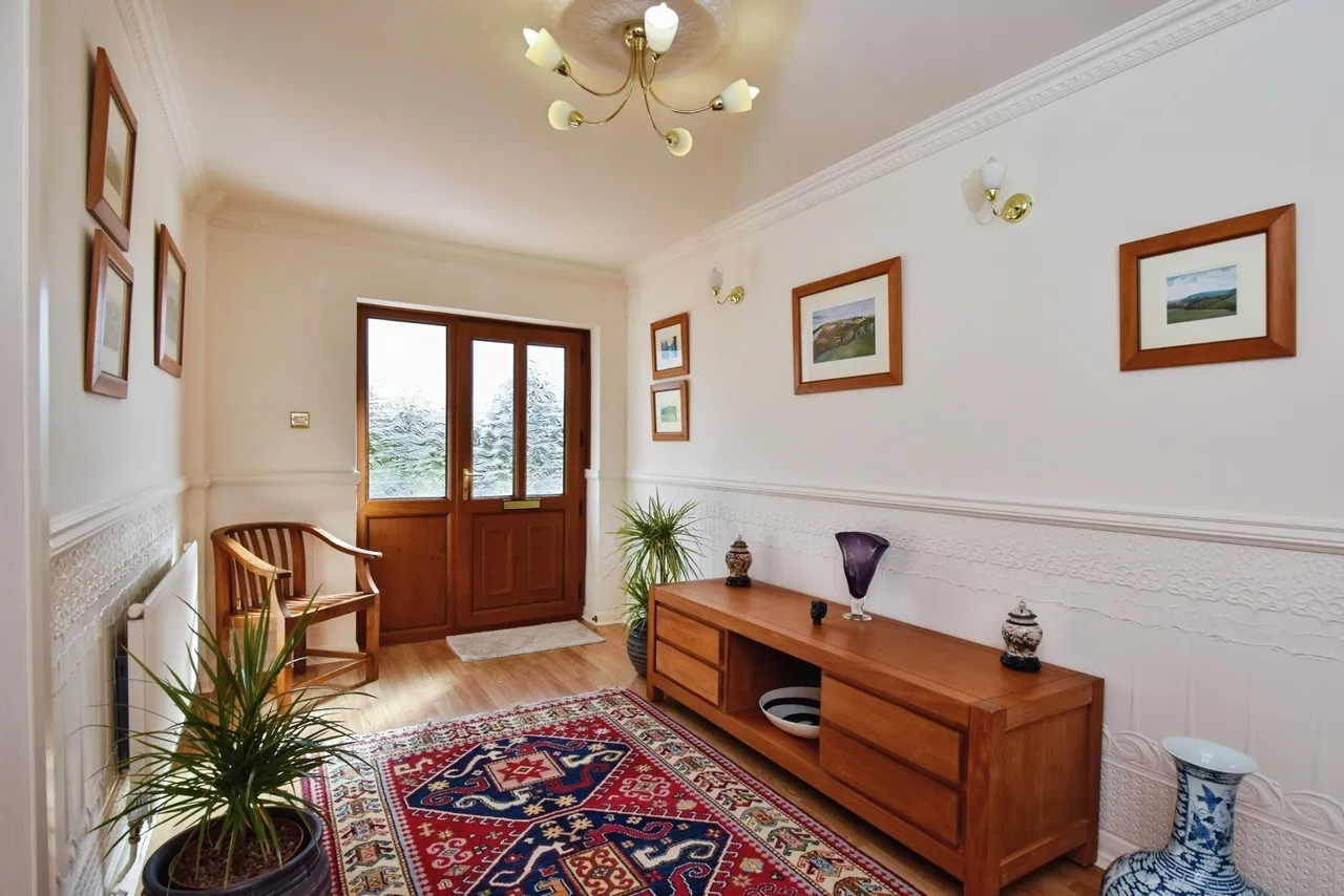 Waterloo Road, SA14, photo 8