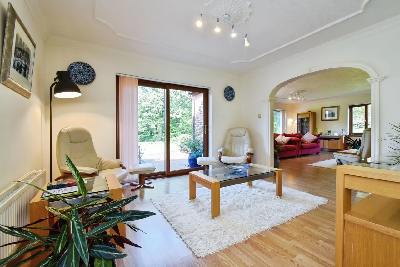 Waterloo Road, SA14, photo 5