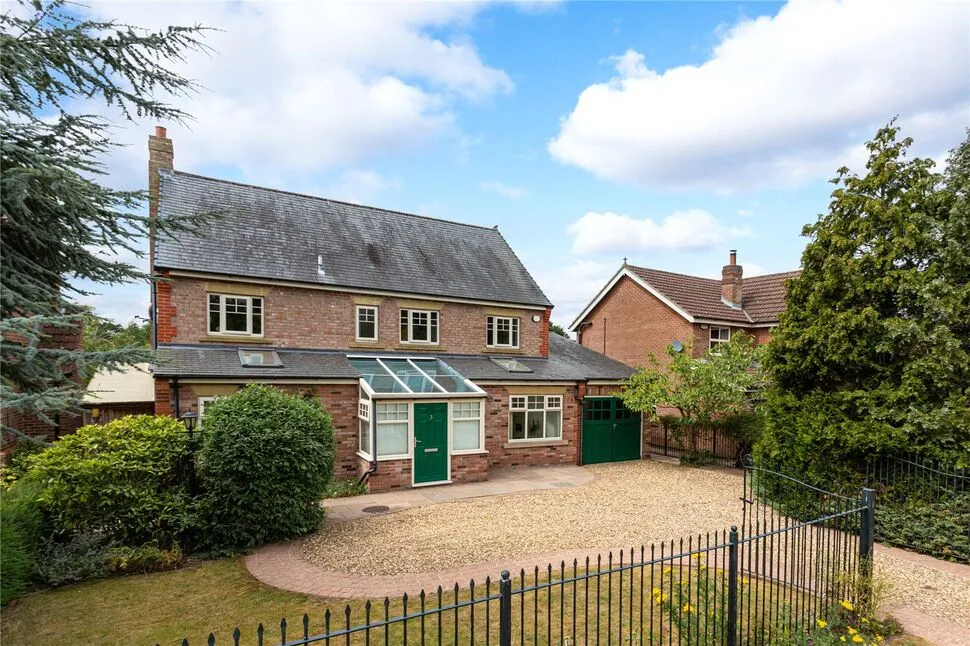 5 bed house for sale — Park Gate, Strensall, North Yorkshire, YO32