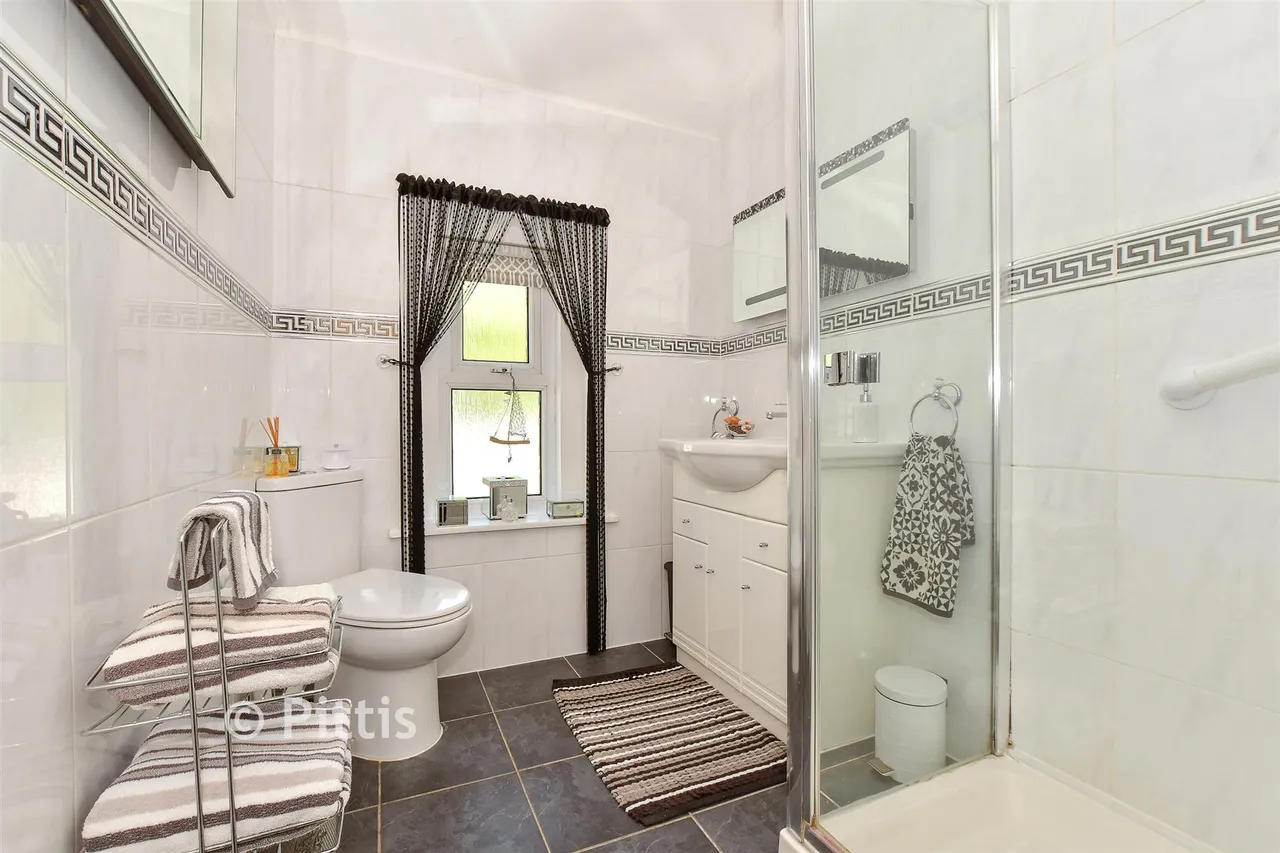 Grove Road, Ventnor, PO38, photo 12