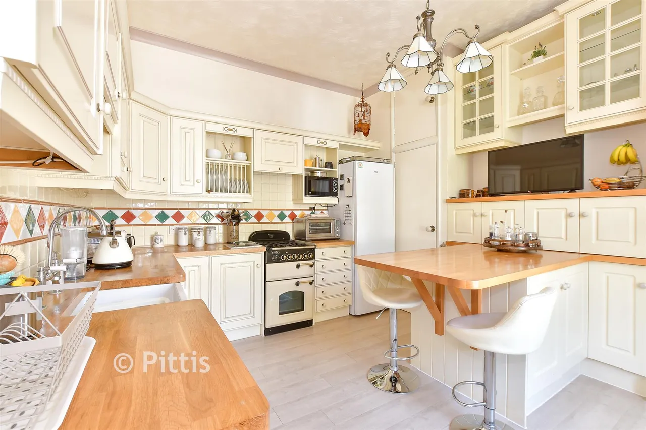 Grove Road, Ventnor, PO38, photo 3