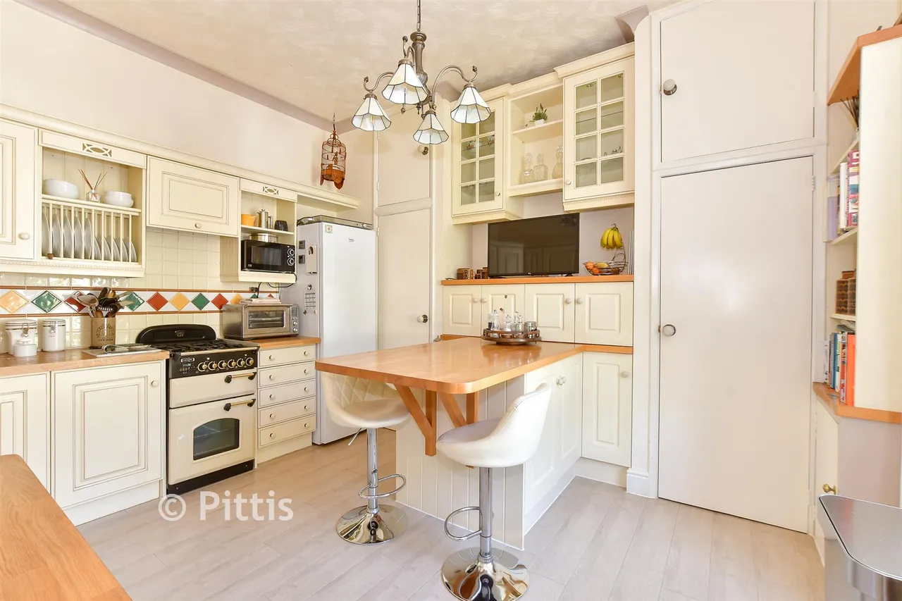 Grove Road, Ventnor, PO38, photo 8