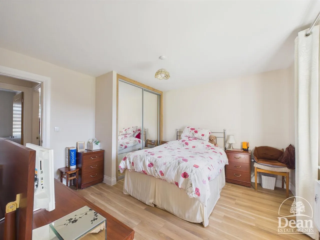 Winter Crescent, Lydney, GL15, photo 6