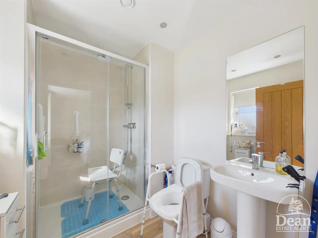 Winter Crescent, Lydney, GL15, photo 7