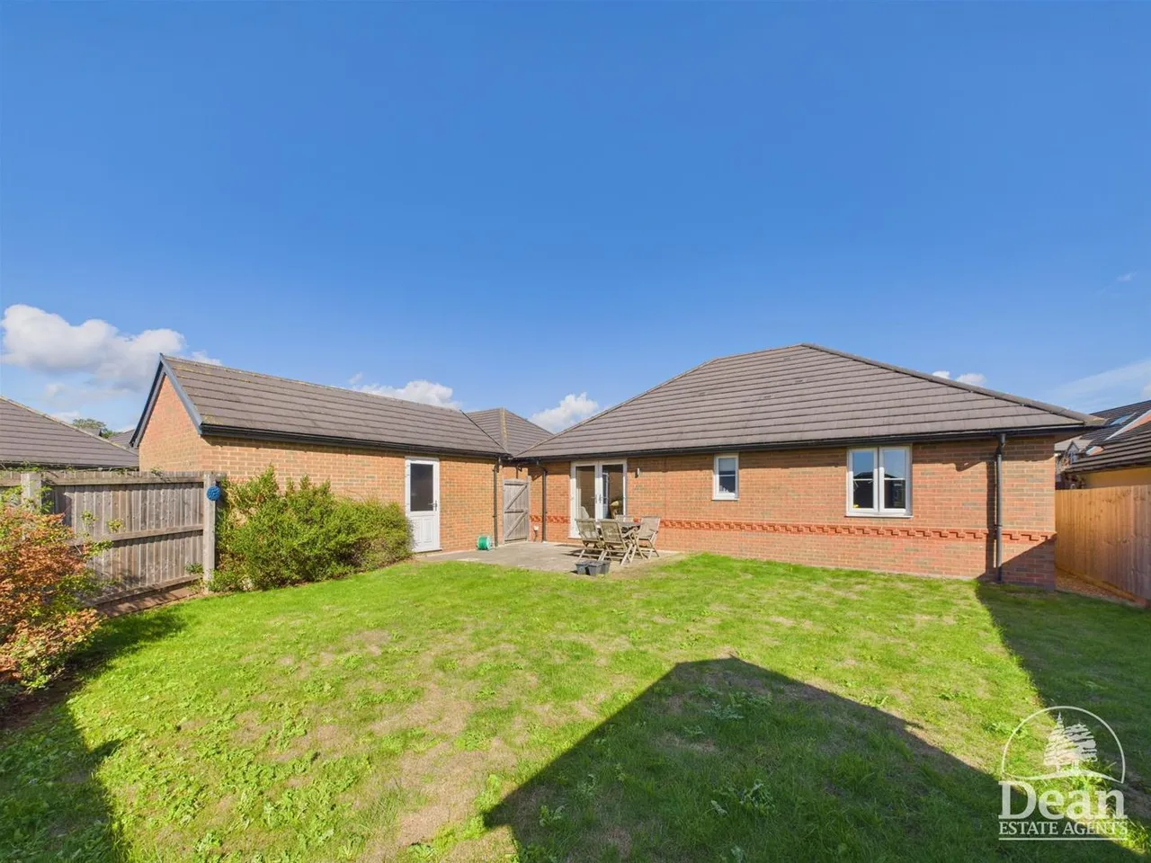 Winter Crescent, Lydney, GL15, photo 12