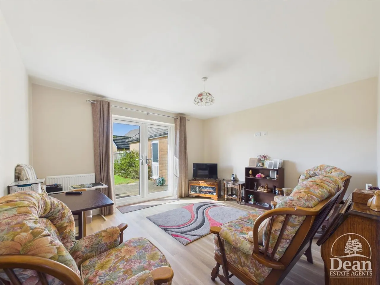 Winter Crescent, Lydney, GL15, photo 4