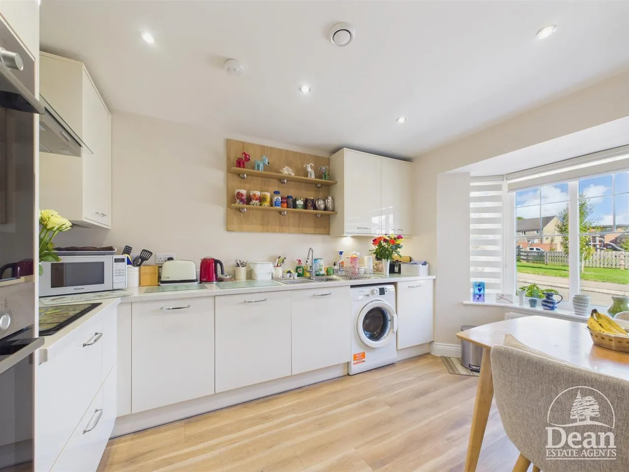 Winter Crescent, Lydney, GL15, photo 2