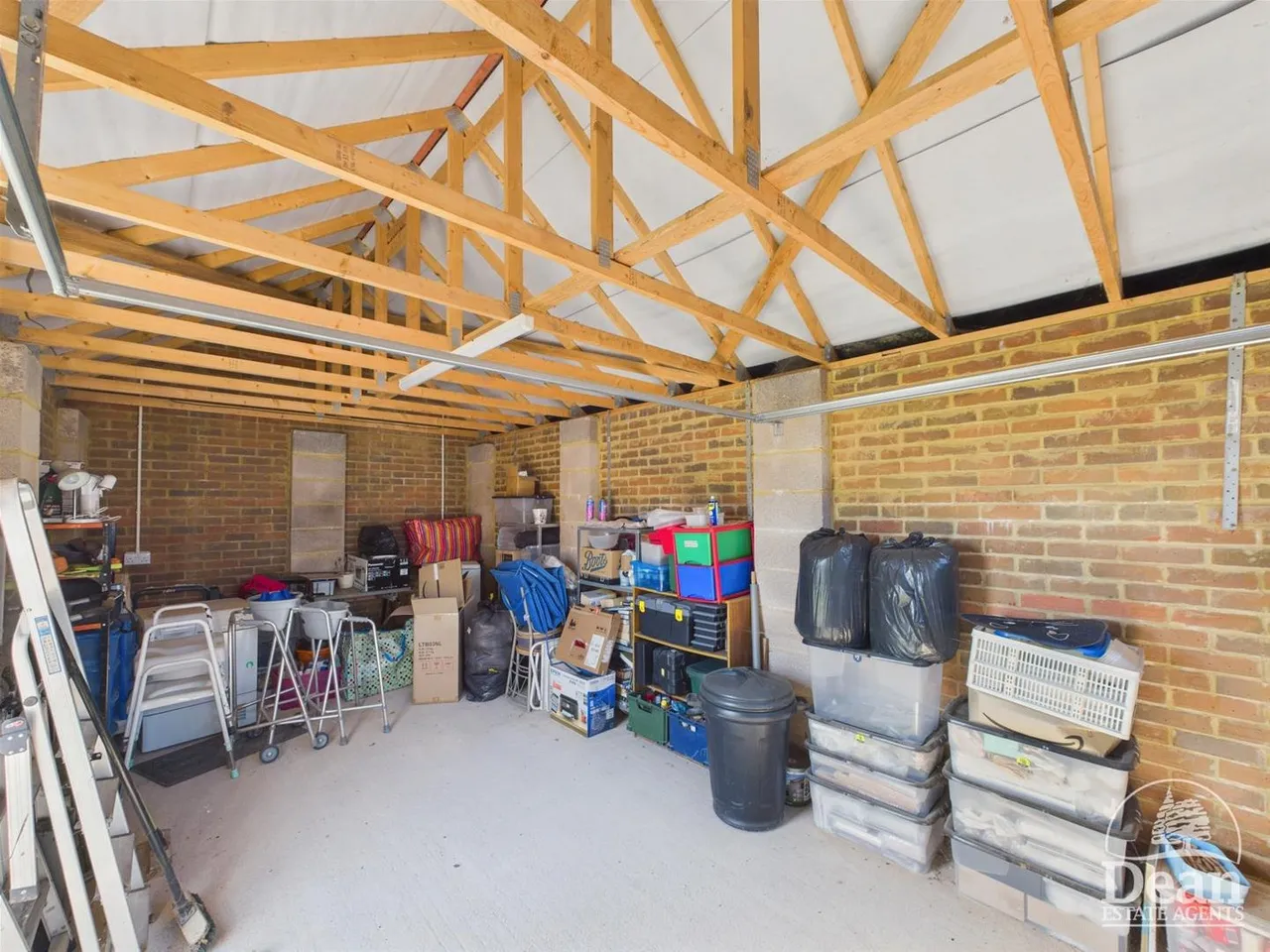 Winter Crescent, Lydney, GL15, photo 14