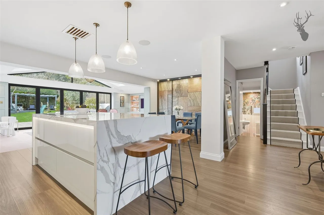 Russell Road, Buckhurst Hill, IG9, photo 3