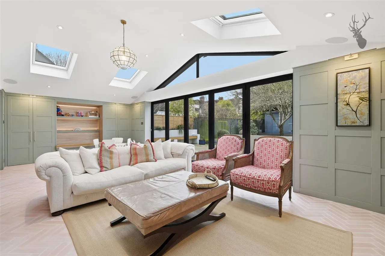 Russell Road, Buckhurst Hill, IG9, photo 16