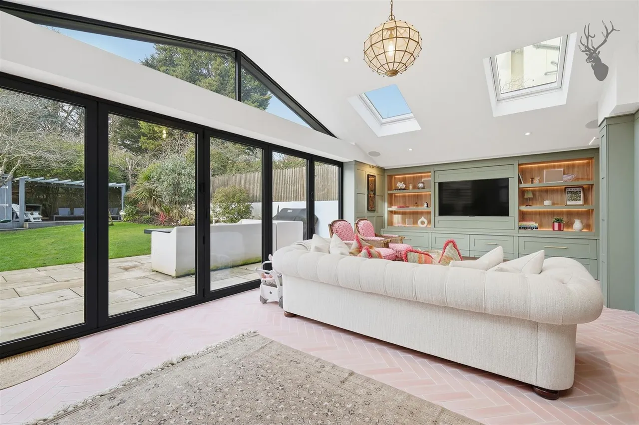 Russell Road, Buckhurst Hill, IG9, photo 15