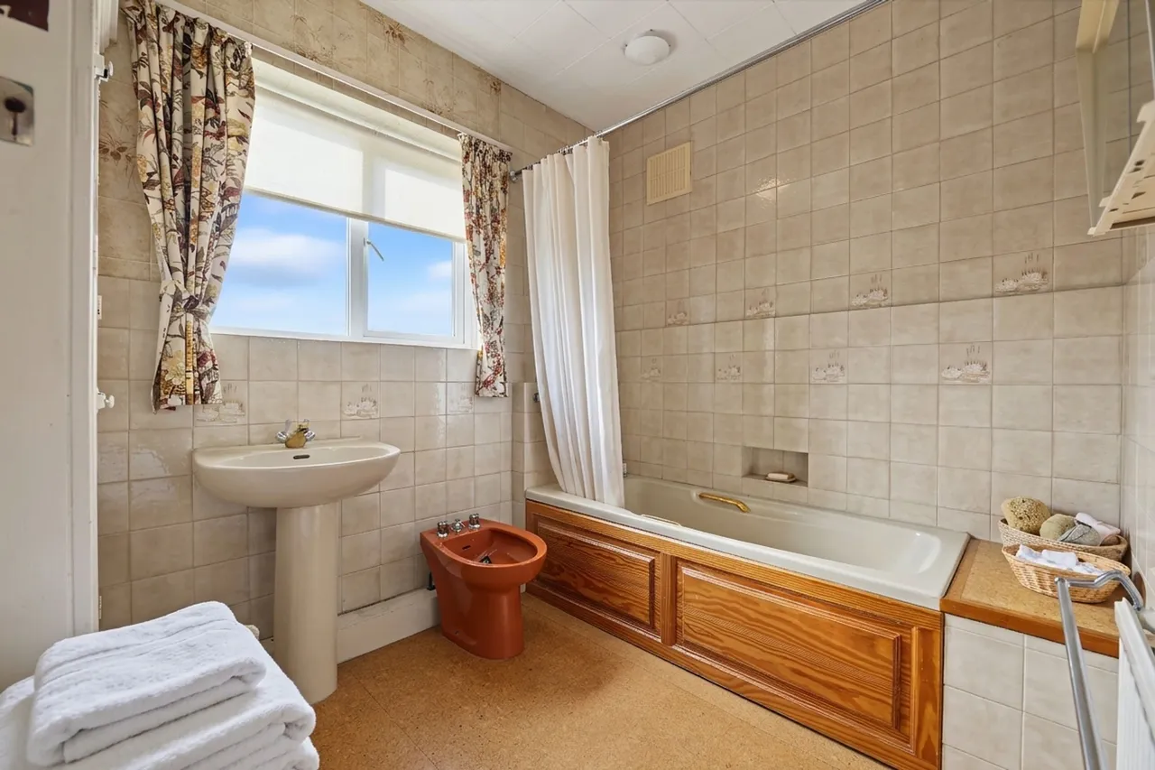 Peters Drive, Off Scraptoft Lane, LE5, photo 12