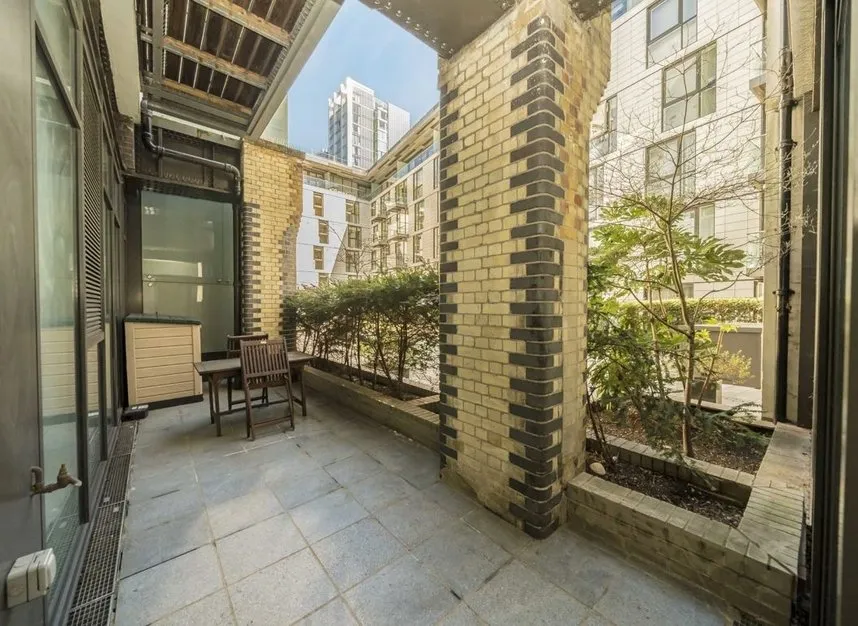 Leman Street, Aldgate, E1, photo 6
