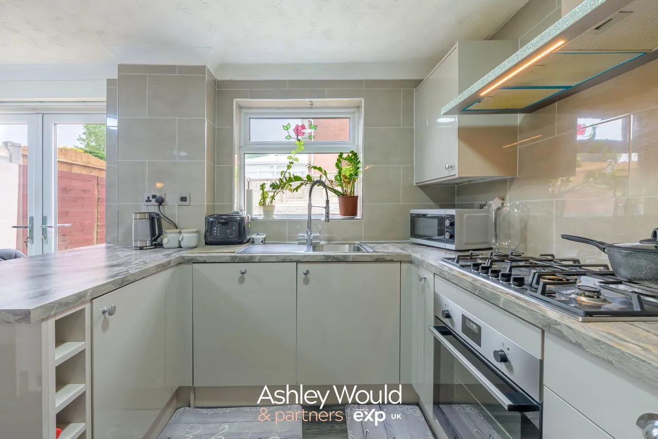 Churchill Drive, Rowley Regis, B65, photo 5