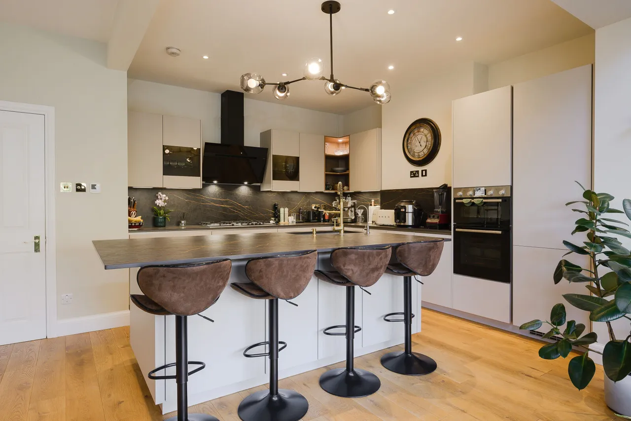 4 bed house for sale, Daybrook Road, Merton Park, SW19