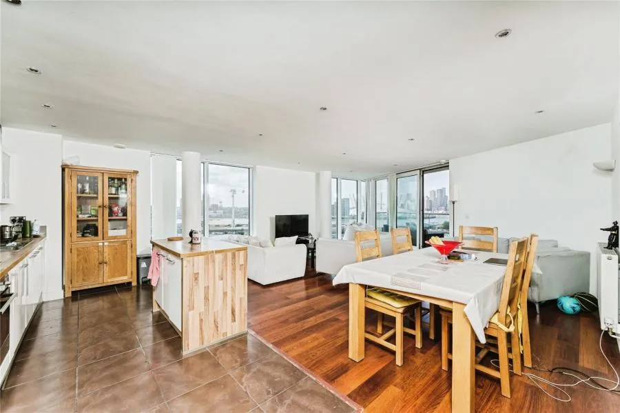 Western Gateway, London, E16, photo 7