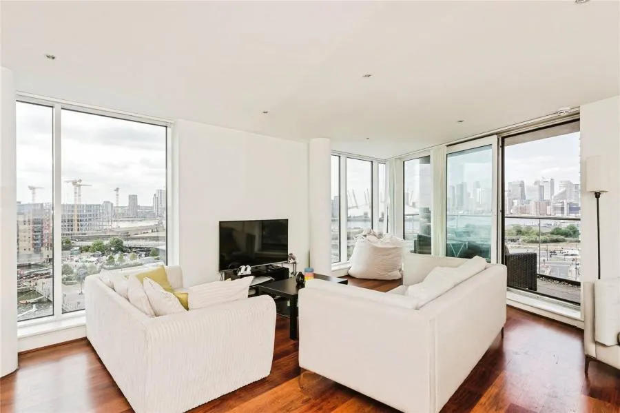 Western Gateway, London, E16, photo 2