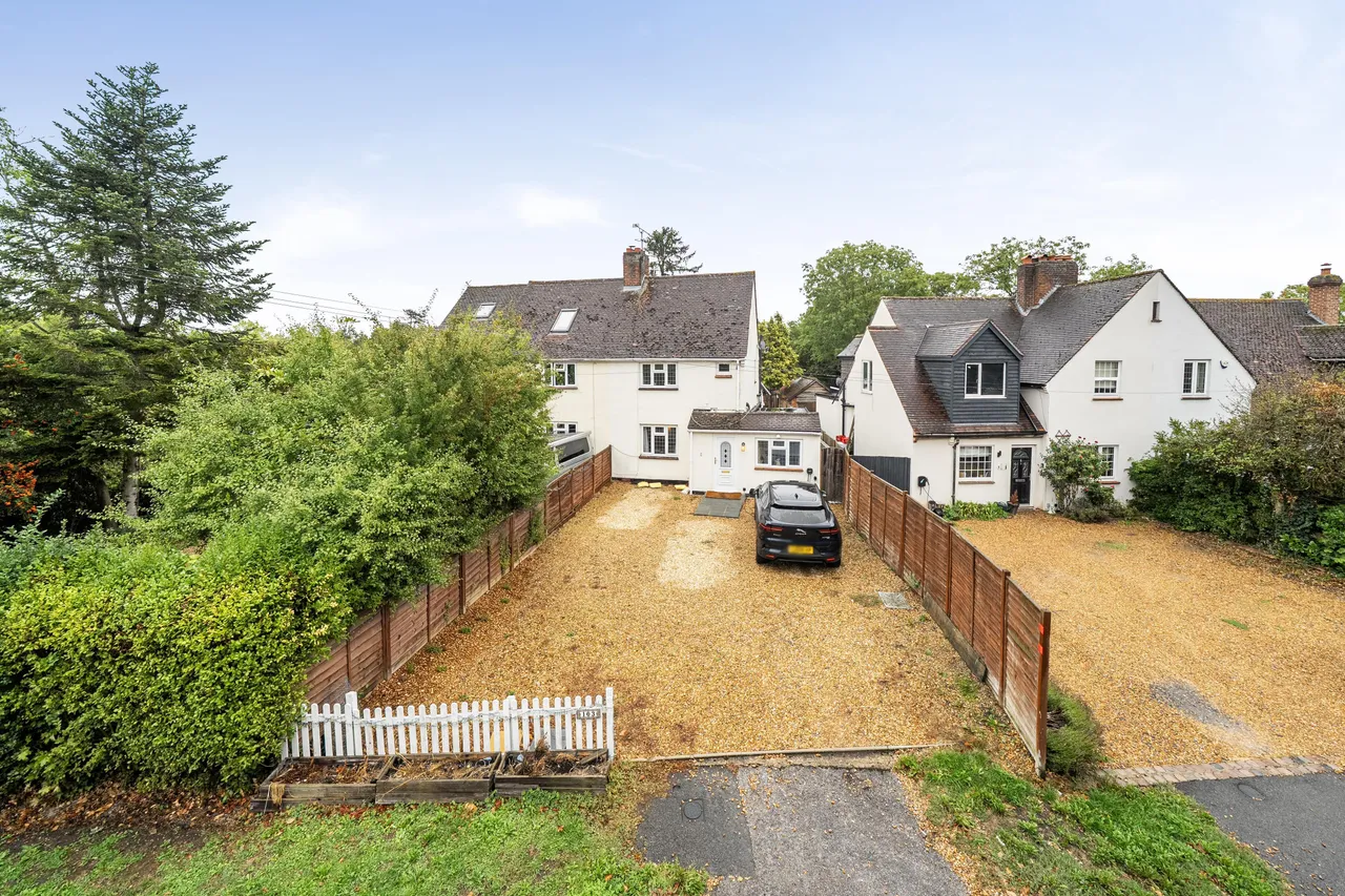 3 bed property for sale — Box End Road, Kempston, Bedford